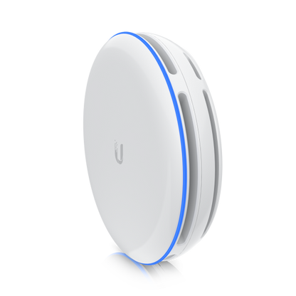 Ubiquiti - UBB-XG - 60 GHz wireless PtP bridge, 500 m (1,640 ft) maximum range, 60 GHz & 5 GHz dual-radio redundancy, x1 10G SFP+ and x1 GbE PoE++ port, 5 GHz (866.6 Mbps) and 60GHz (6000 Mb [UBB-XG-EU]