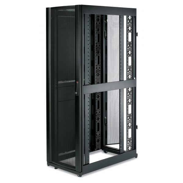 Gabinete NetShelter SX de APC, 42U, 600 mm de ancho x 1070 mm de profundidad, con laterales, negro, bastidores independientes, color negro [AR3100]