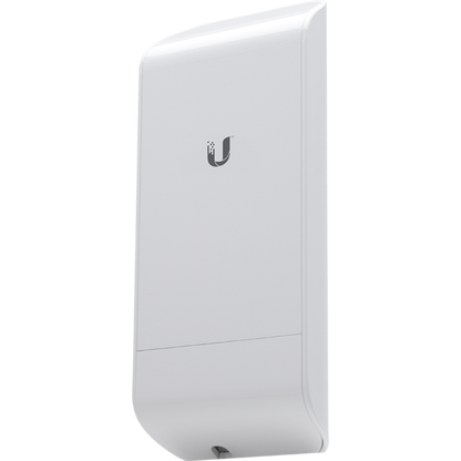 Ubiquiti - LocoM5(EU) - Low-cost and efficient broadband 5 GHz CPE, Plug-and-play integration with airMAX antenna LocoM5(EU) [LocoM5(EU)]