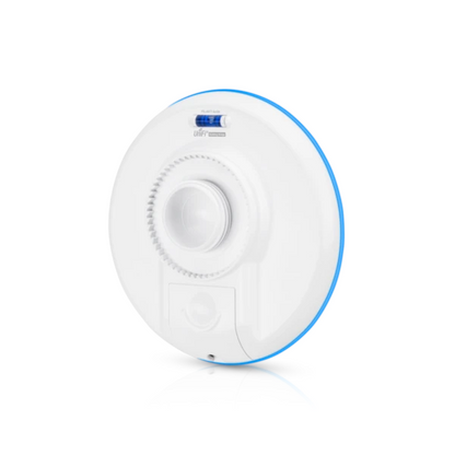 Ubiquiti - UBB - 60 GHz wireless PtP bridge, 500 m (1,640 ft) maximum range, 60 GHz & 5 GHz dual-radio redundancy, x1 GbE RJ45 port, 5 GHz (866.6 Mbps) and 60GHz (1700 Mbps), Includes PoE po [UBB-EU]