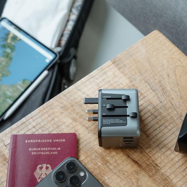 VERBATIM UNIVERSAL TRAVEL ADAPTER UTA-03 PD30W QC 2XUSB 2XTYPE-C [49545]